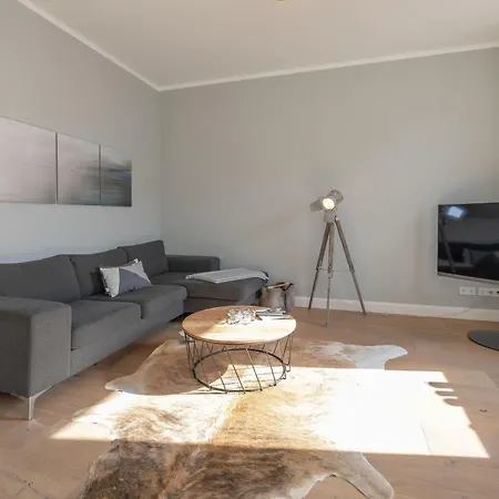 Apartment First Lands End *