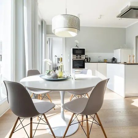 Apartment First Lands End *