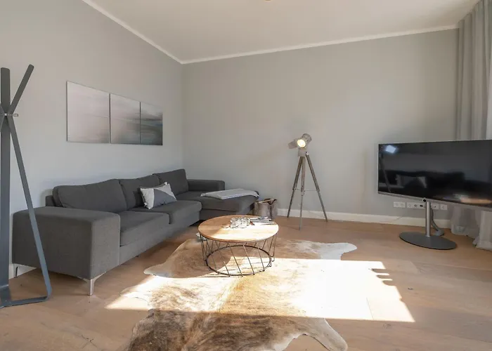 First Lands End Apartment *